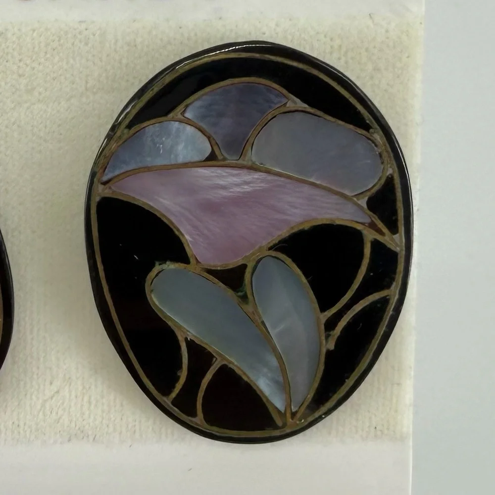 Vintage Lee Sands Mother of Pearl Inlay Black Floral Earrings
